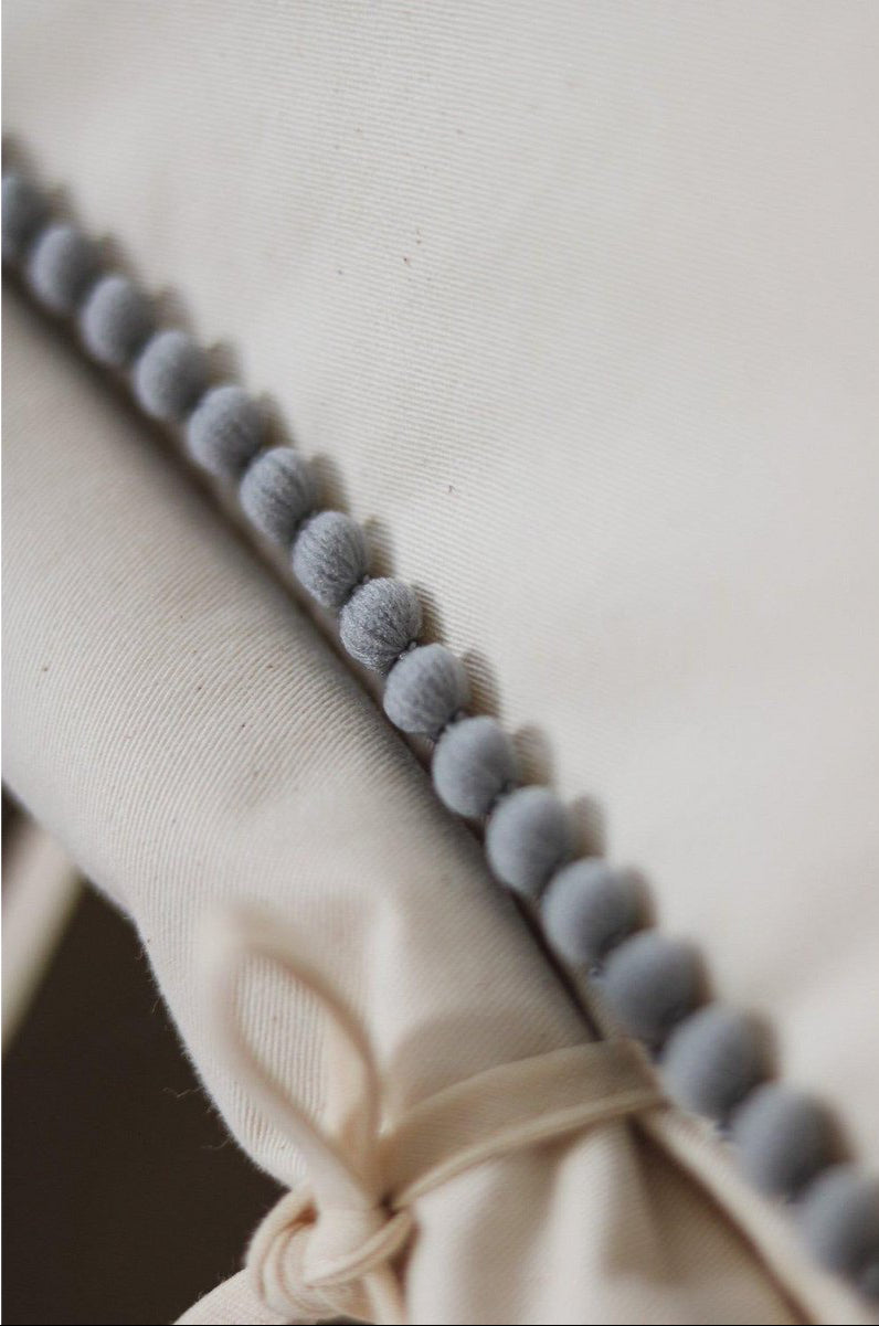 Tenda Teepee "Grey Pompoms"