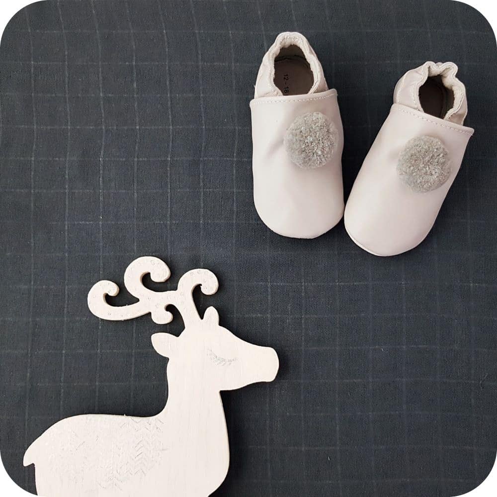 Pantofole in pelle con pompon "Grigio"