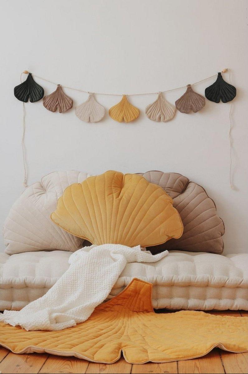Cuscino foglie di Ginkgo in velluto “miele”