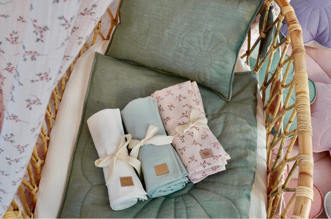 Copertina fasciatoio in mussola "Menta"