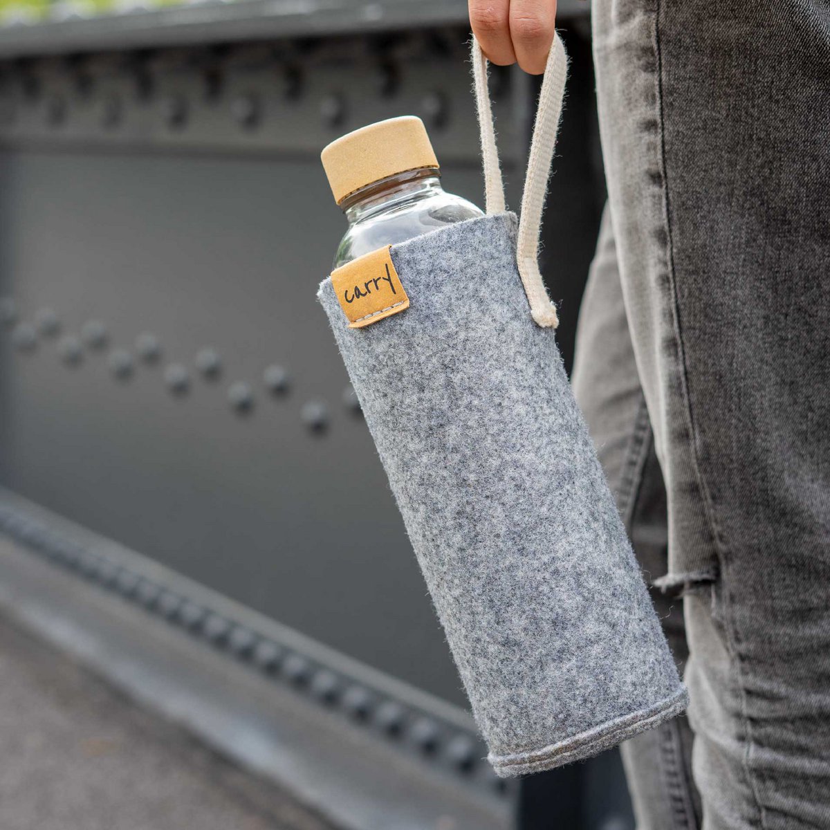 Portaborraccia "Grigio"  in Feltro Riciclato per Borraccia in Vetro  0,7 l